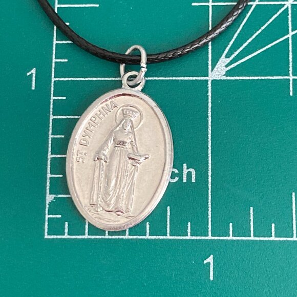 Vintage St Dymphna Necklace Irish Catholic Patron Saint Mental Health Medal 18" - Picture 7 of 9